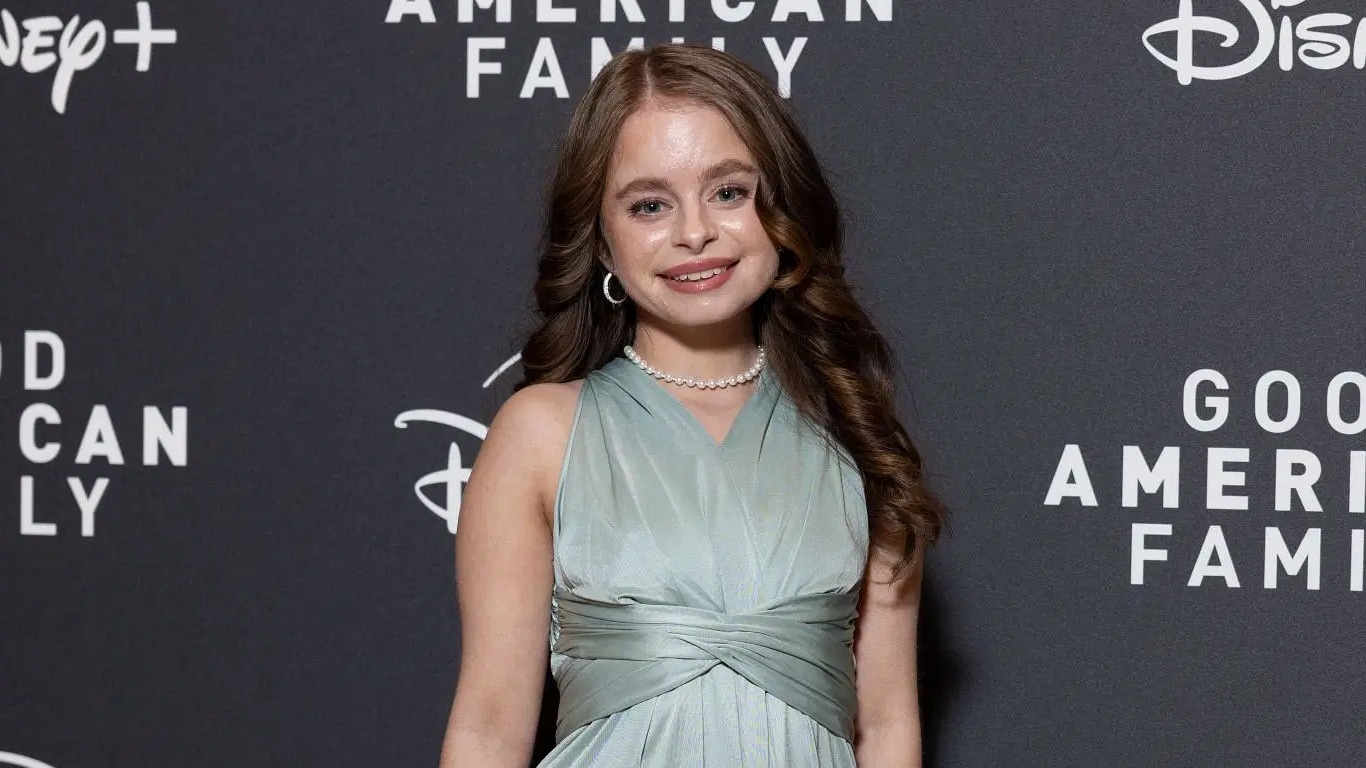 "Trabalhei 14h por dia": estrela de Uma Família Perfeita revela bastidores intensos Imogen-Faith-Reid "Trabalhei 14h por dia": estrela de Uma Família Perfeita revela bastidores intensos