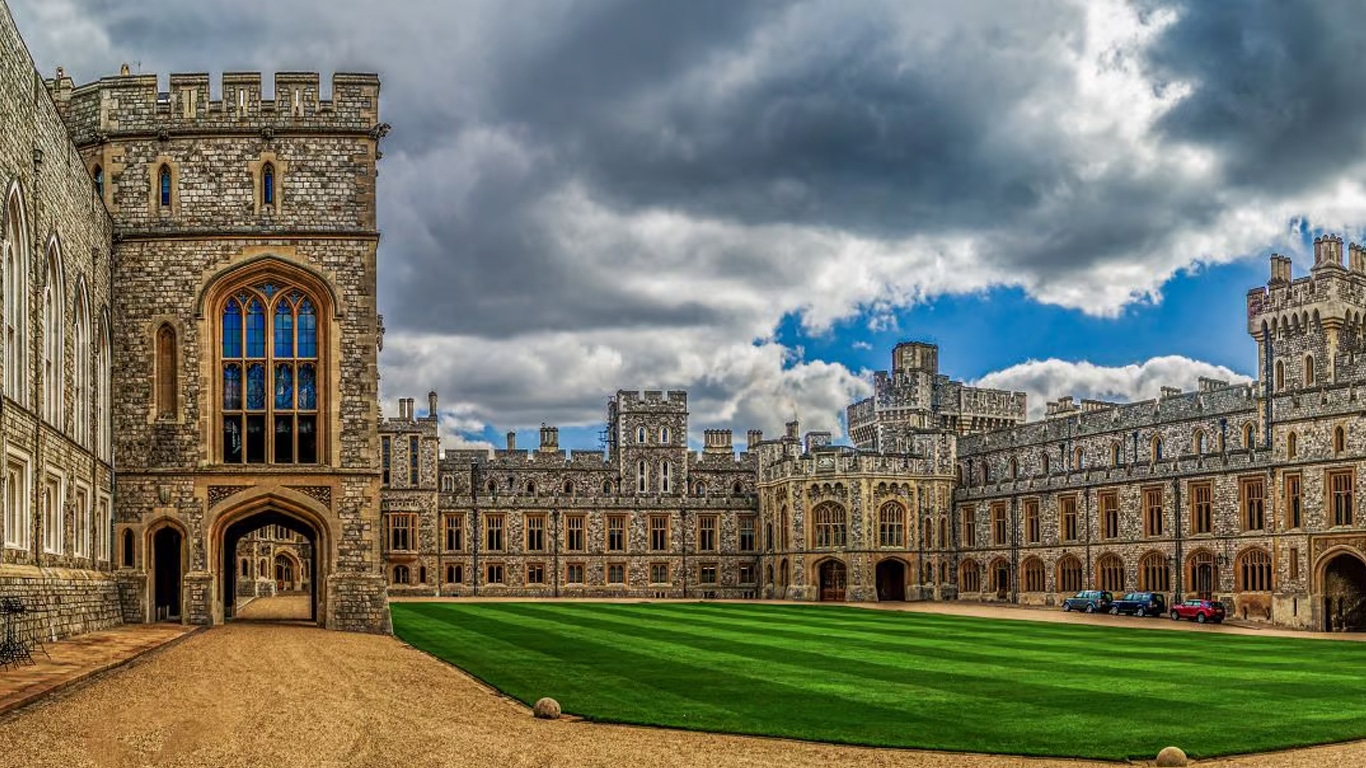 Marvel desembolsa fortuna para usar Castelo de Windsor em novo filme dos Vingadores Castelo-de-Windsor Marvel desembolsa fortuna para usar Castelo de Windsor em novo filme dos Vingadores