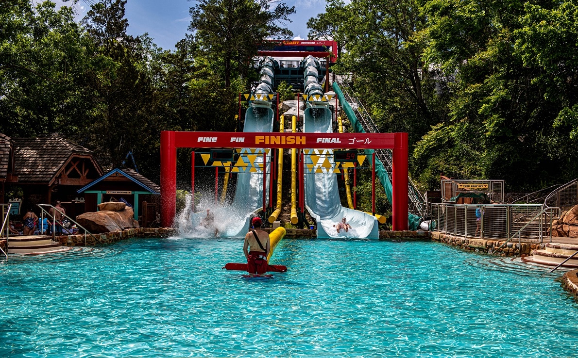 Downhill-Double-Dipper Visitante acima do peso permitido processa Disney após acidente em atração
