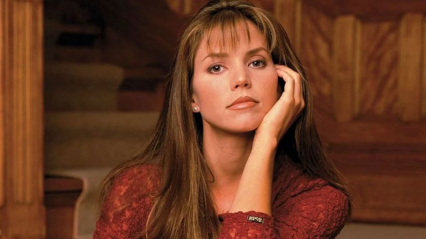 Charisma Carpenter comenta retorno de Cordelia em 'Buffy', mesmo após morte da personagem em 'Angel' Charisma-Carpenter-2 Charisma Carpenter comenta retorno de Cordelia em 'Buffy', mesmo após morte da personagem em 'Angel'