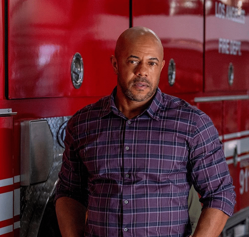 Por que Michael Grant sumiu de 9‑1‑1? O motivo real por trás da saída de Rockmond Dunbar image-21 Por que Michael Grant sumiu de 9‑1‑1? O motivo real por trás da saída de Rockmond Dunbar