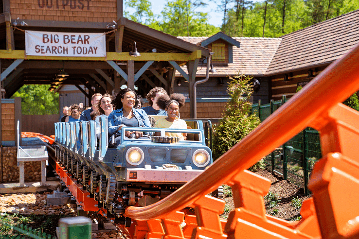 Quer fugir dos preços e filas da Disney? Conheça o Parque Dollywood image-55 Quer fugir dos preços e filas da Disney? Conheça o Parque Dollywood