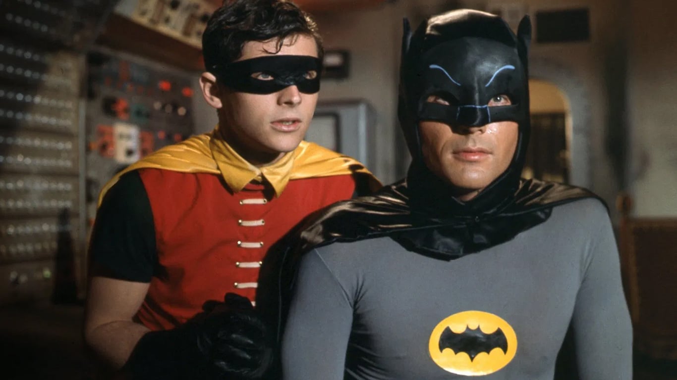 Batman-e-Robin-1966 Filme do Batman no Disney+: Entenda como o herói da DC foi parar no catálogo da concorrência