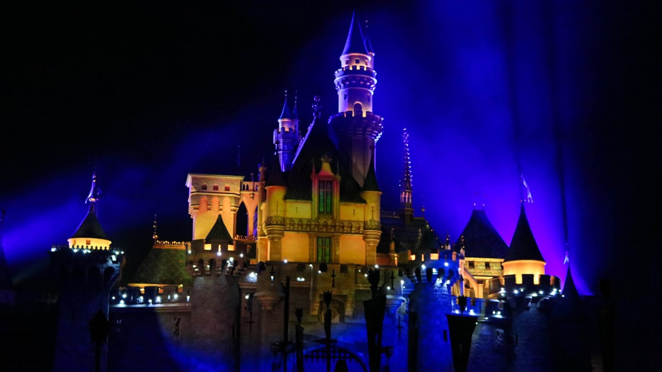 Show musical das Princesas Disney com atrizes originais ganha data e será exibido no YouTube e Disney+ Castelo-da-Bela-Adormecida-Disneyland Show musical das Princesas Disney com atrizes originais ganha data e será exibido no YouTube e Disney+