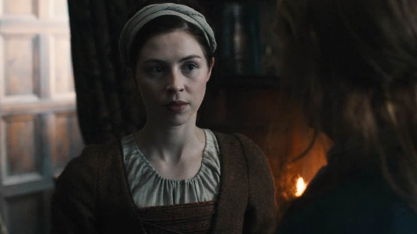 Selada com um Beijo: tudo o que acontece no 2º episódio de Outlander: Blood of My Blood Julia-na-casa-dos-Fraser-em-Outlander-Blood-of-My-Blood Selada com um Beijo: tudo o que acontece no 2º episódio de Outlander: Blood of My Blood