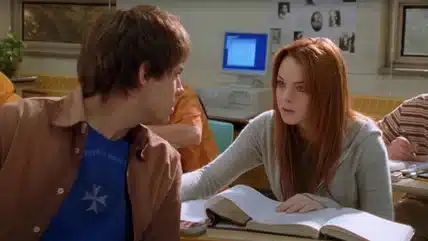 annas-wedding-is-scheduled-on-mean-girls-day-1754685193.sm_ Você percebeu esse easter egg de Meninas Malvadas em Uma Sexta-Feira Mais Louca Ainda?