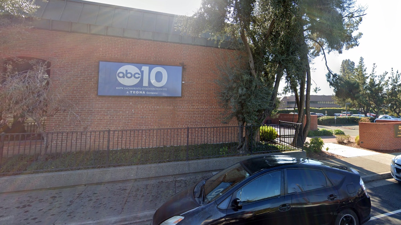 Tiros atingem sede da ABC em Sacramento após protestos pela suspensão de Jimmy Kimmel ABC10-em-Sacramento Tiros atingem sede da ABC em Sacramento após protestos pela suspensão de Jimmy Kimmel