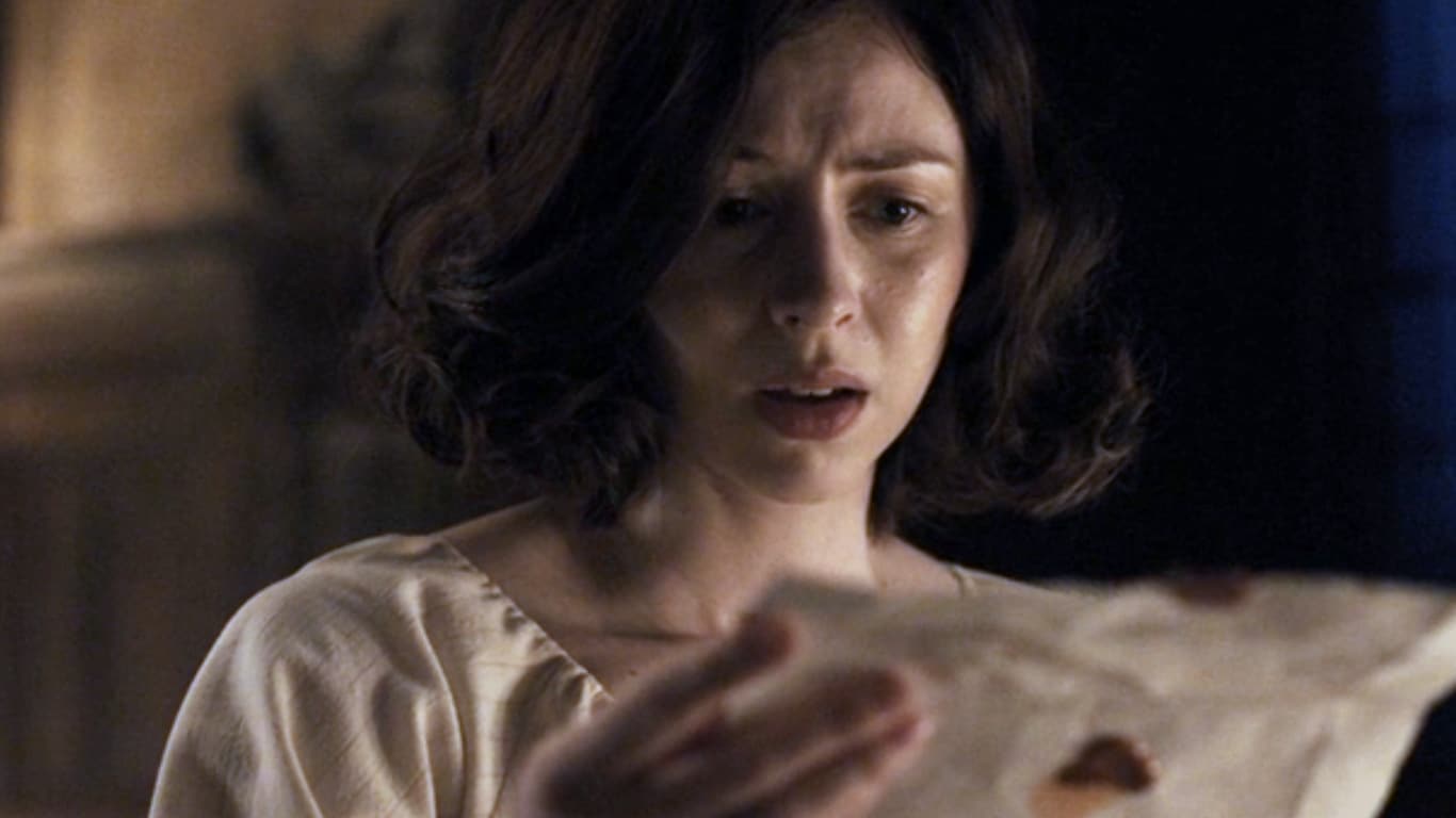 Como Julia reconhece a carta de Henry se ele assina como Grant em Outlander: Blood of My Blood? Julia-lendo-a-carta-de-Henry-em-Outlander-Blood-of-My-Blood Como Julia reconhece a carta de Henry se ele assina como Grant em Outlander: Blood of My Blood?