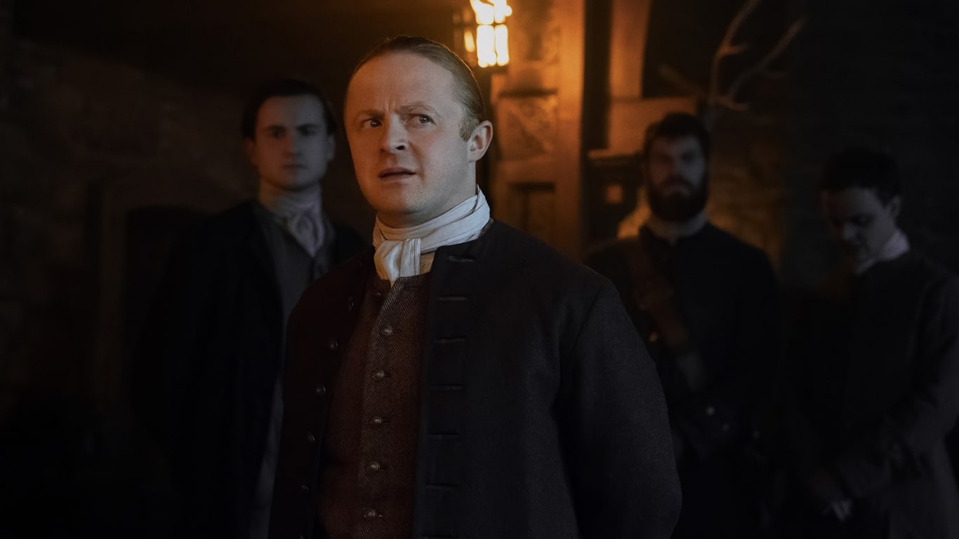 Ned-em-Outlander-Blood-of-My-Blood Imagens do episódio 8 de Outlander: Blood of My Blood mostram Ellen diante do teste de pureza