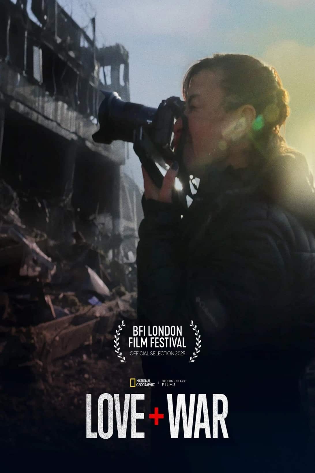Disney+ anuncia "Amor + Guerra", filme com histórias reais em zonas de conflito Amor-Guerra-Poster Disney+ anuncia "Amor + Guerra", filme com histórias reais em zonas de conflito