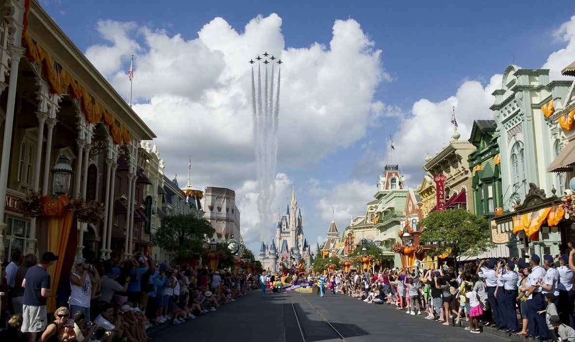 De US$ 3,50 a mais de US$ 200: Viajar à Disney saindo do Brasil ficou mais caro do que nunca Disney-World-na-decada-de-2010 De US$ 3,50 a mais de US$ 200: Viajar à Disney saindo do Brasil ficou mais caro do que nunca