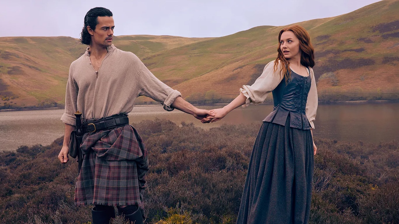 Harriet-Slater-e-Jamie-Roy-em-Outlander-Blood-of-My-Blood Novo casal de Outlander se conheceu minutos antes do teste e a química foi imediata