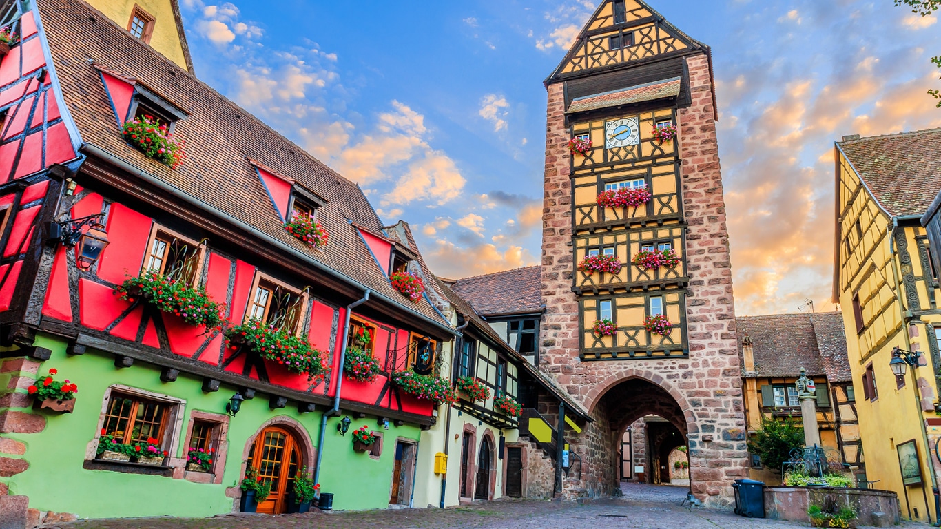 Riquewihr-Franca 10 lugares reais que inspiraram os cenários mais famosos dos filmes da Disney e como visitá-los