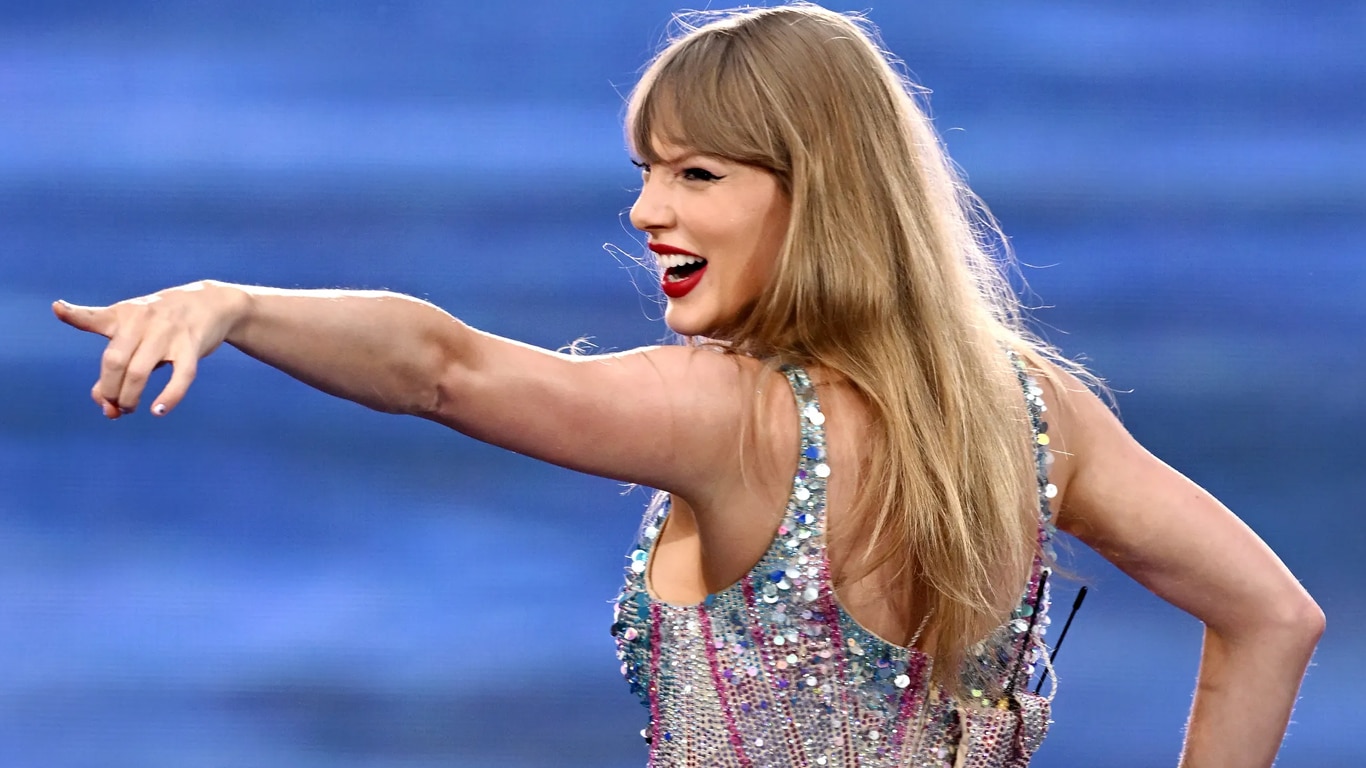 "Tentei ver Taylor Swift, mas…": atriz de "Nos Seus Sonhos" conta história que todo fã vai entender Taylor-Swift-show "Tentei ver Taylor Swift, mas…": atriz de "Nos Seus Sonhos" conta história que todo fã vai entender