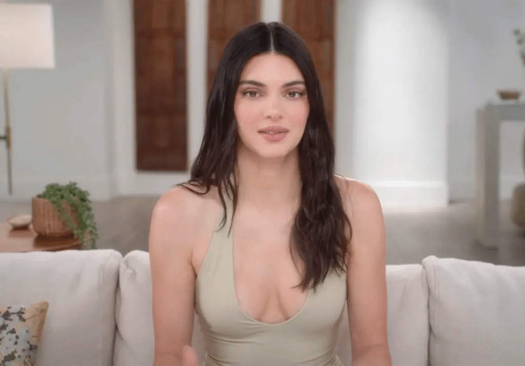 Caitlyn Jenner faz aparição surpresa em jantar de despedida da família em The Kardashians image-190 Caitlyn Jenner faz aparição surpresa em jantar de despedida da família em The Kardashians