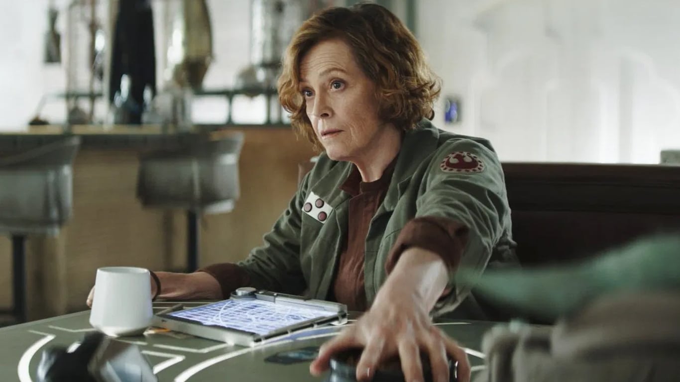 Sigourney Weaver admite que nunca tinha ouvido falar de The Mandalorian Sigourney-Weaver-The-Mandalorian-and-Grogu Sigourney Weaver admite que nunca tinha ouvido falar de The Mandalorian