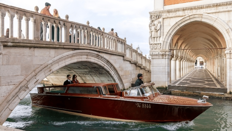 The Beauty: Lindos de Morrer ganha data no Disney+ e mostra primeira imagem de Bella Hadid image-14 The Beauty: Lindos de Morrer ganha data no Disney+ e mostra primeira imagem de Bella Hadid