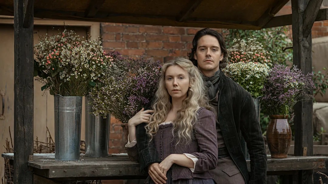 Fergus-e-Marsali-em-Outlander Fotos da 8ª temporada de Outlander indicam momentos difíceis para Fergus e Marsali