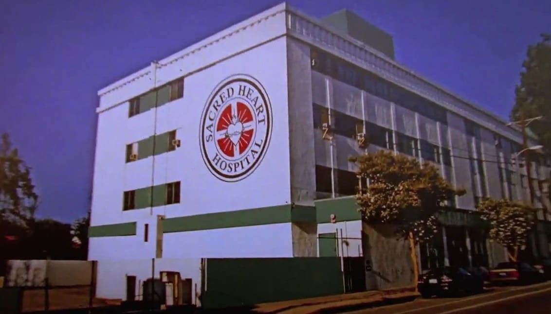 Hospital-Sacred-Heart-Scrubs Criador de Scrubs explica por que a nova série é diferente de Ted Lasso e Falando a Real