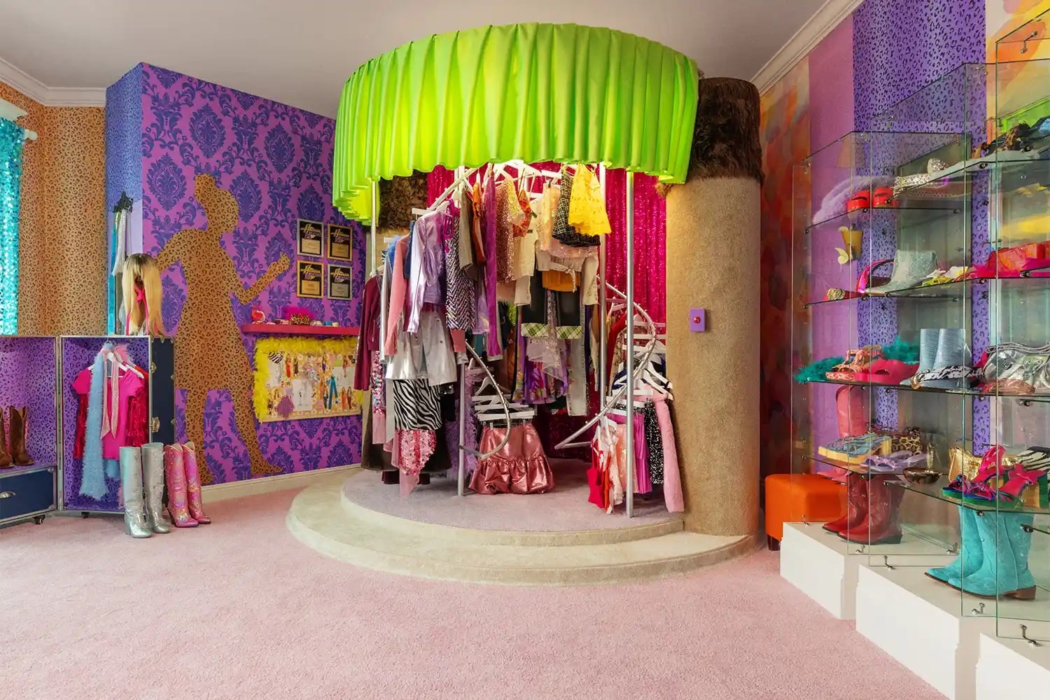 Casa-Hannah-Montana-1 Airbnb abre hospedagem na casa de Hannah Montana com closet da personagem