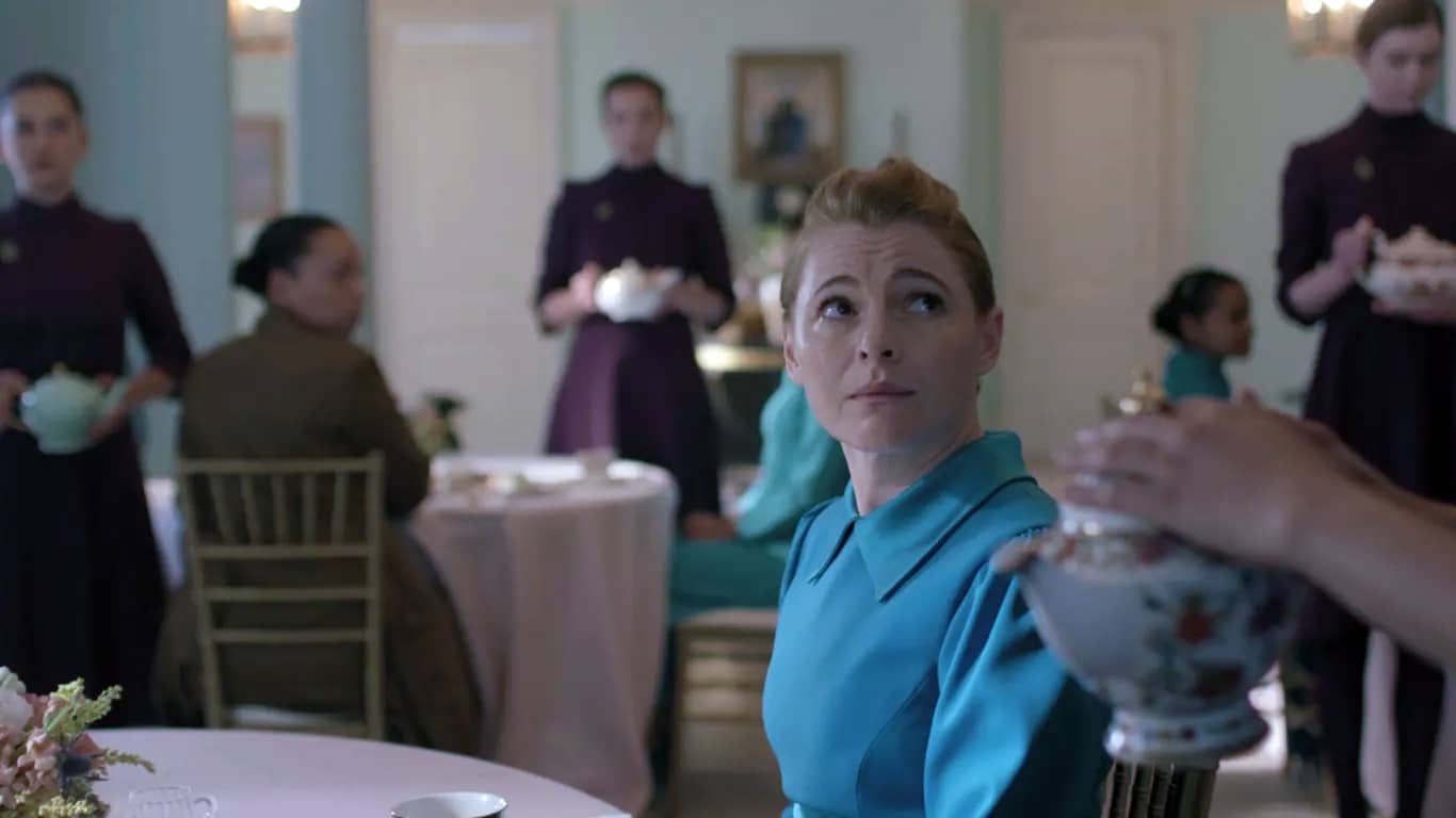 Os-Testamentos-Das-Filhas-de-Gilead-Cha-Verde A volta a Gilead que o público pediu: Os Testamentos cresce audiência a cada episódio