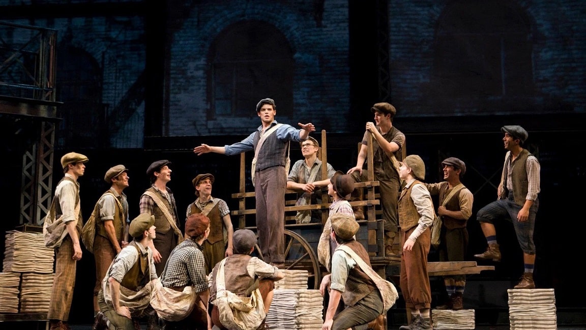 Newsies-O-Musical-da-Broadway Newsies: um dos melhores musicais do Disney+ saiu do streaming sem nenhum aviso