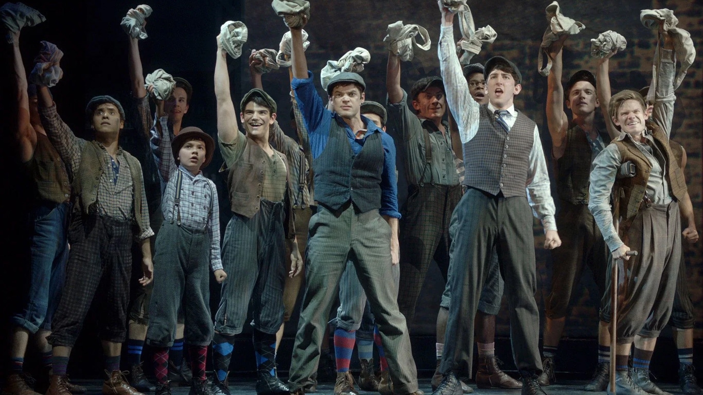 Newsies-The-Broadway-Musical Newsies: um dos melhores musicais do Disney+ saiu do streaming sem nenhum aviso