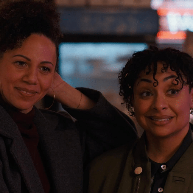 image-4 Disney+ marca estreia da 2ª temporada de Adultos, com Gaten Matarazzo e Raven-Symoné no elenco
