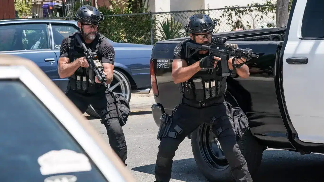 SWAT S.W.A.T. Exiles finalmente tem data de estreia, mas treta com elenco original ainda dá o que falar
