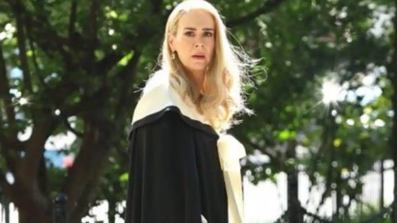 1000200418 Bruxas e demônios aparecem nos títulos dos episódios de American Horror Story 13