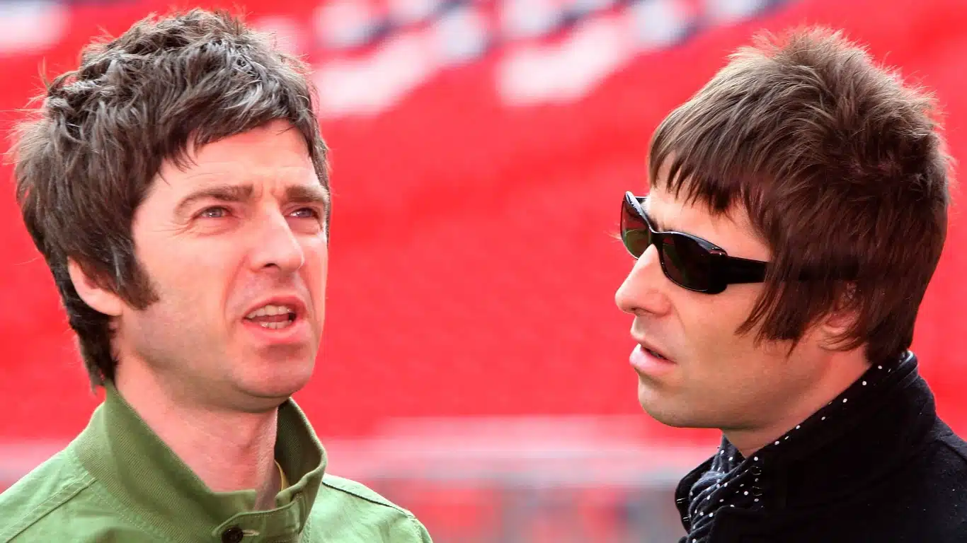 Disney+ filmou o momento em que Liam e Noel Gallagher fizeram as pazes após 15 anos 1000205274 Disney+ filmou o momento em que Liam e Noel Gallagher fizeram as pazes após 15 anos