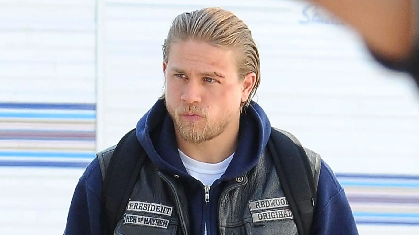 Sons of Anarchy reúne oito estrelas do elenco na nova série Legends Charlie-Hunnam-Sons-of-Anarchy Sons of Anarchy reúne oito estrelas do elenco na nova série Legends