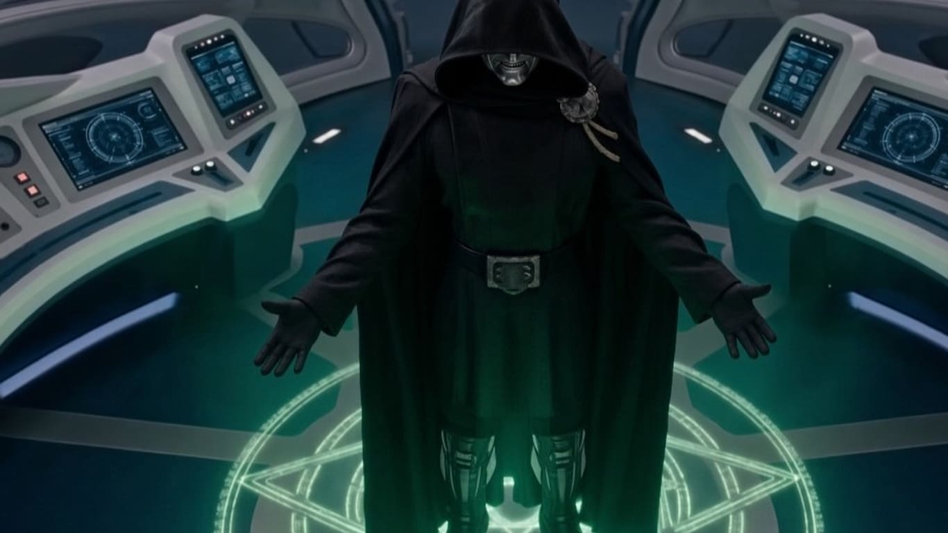 Supostas imagens de Vingadores: Doutor Destino mostram vilão com espada e escudo Doutor-Destino Supostas imagens de Vingadores: Doutor Destino mostram vilão com espada e escudo