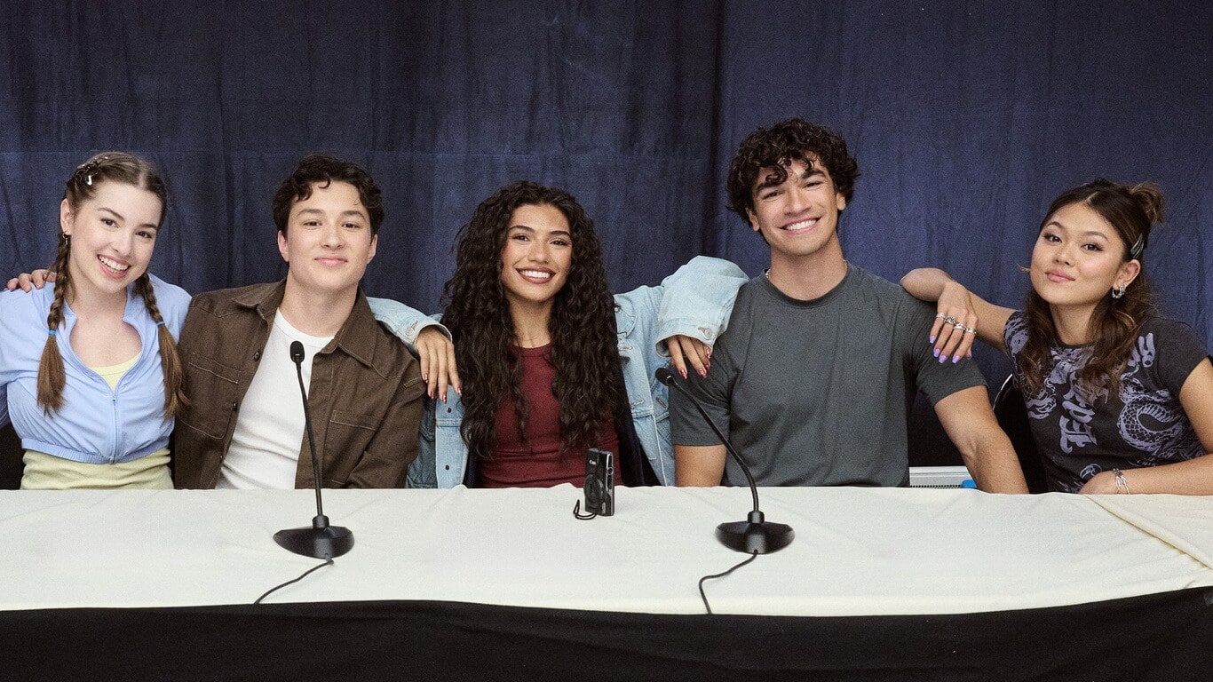 Hidden Heroes é o novo filme de Descendentes com filhos de Gênio, Kronk e outros clássicos Hidden-Heroes-A-Descendants-Story Hidden Heroes é o novo filme de Descendentes com filhos de Gênio, Kronk e outros clássicos