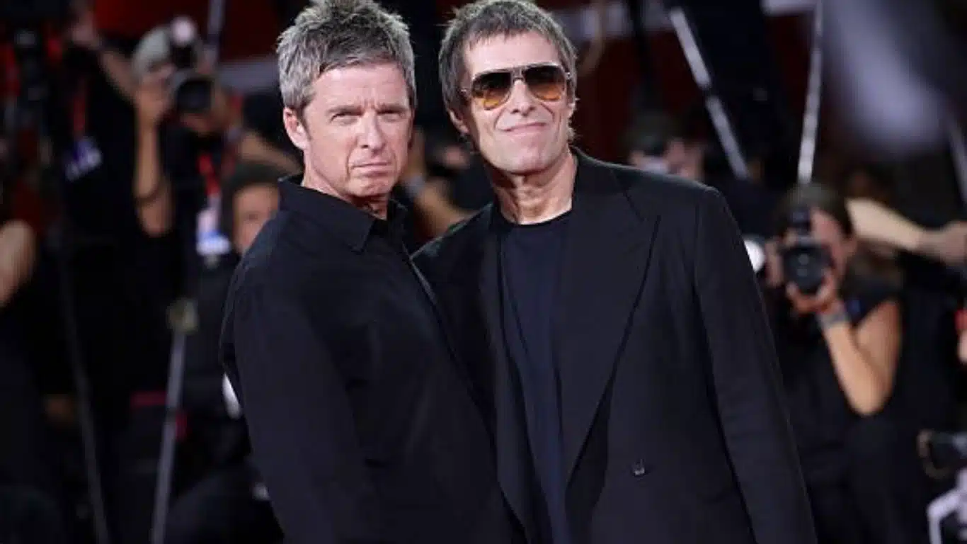 1000208216 Liam brinca, Noel se emociona e Oasis recebe ovação de 8 minutos em Veneza