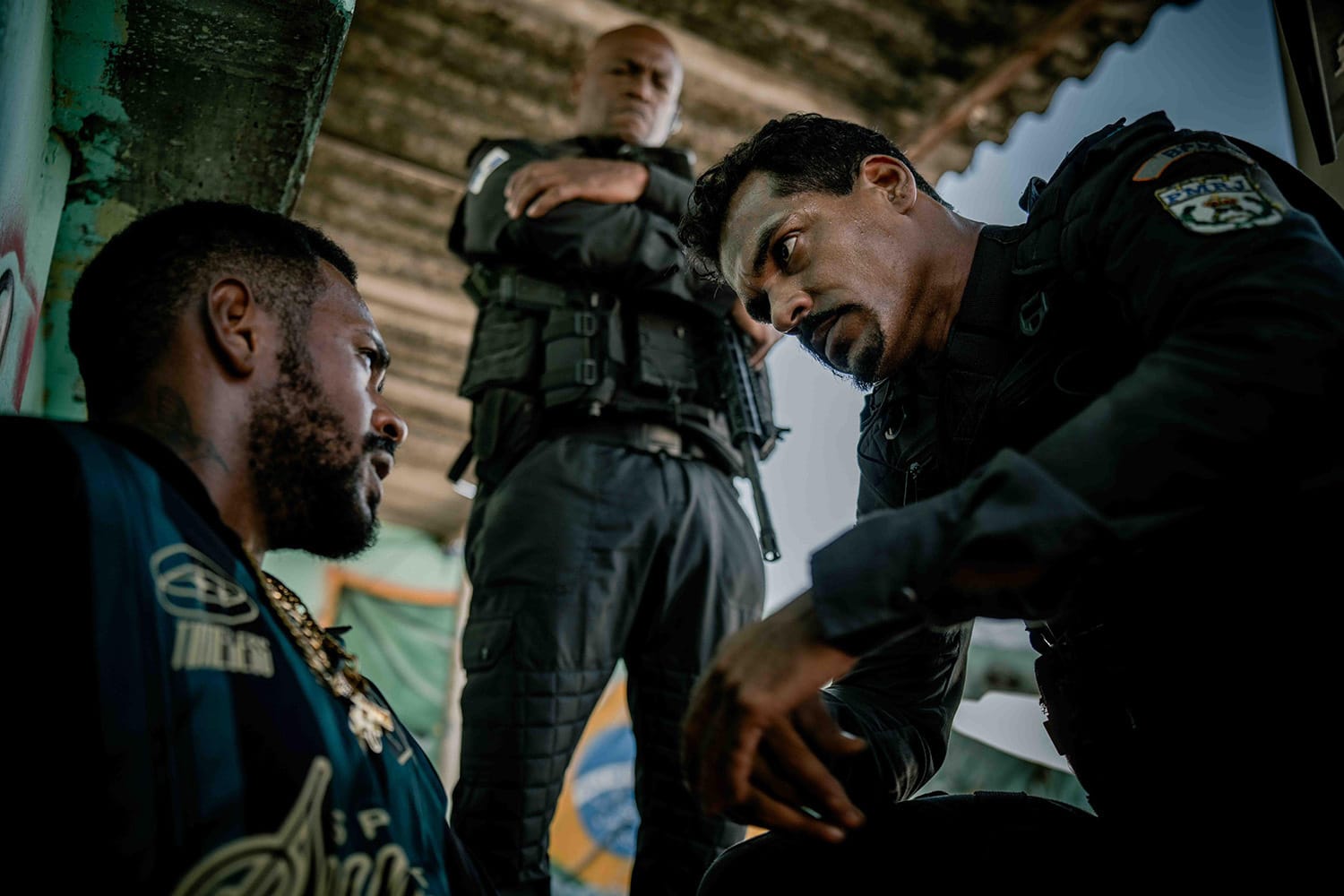 1000209845 Delegacia de Homicídios conclui filmagens com Marcelo Serrado, Danni Suzuki e mais