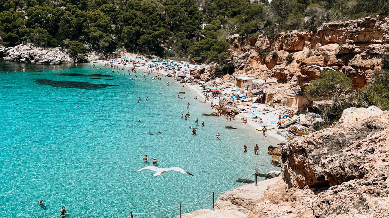 Ibiza Heatwave: Hulu resgata projeto da HBO Max e encomenda minissérie ambientada em Ibiza