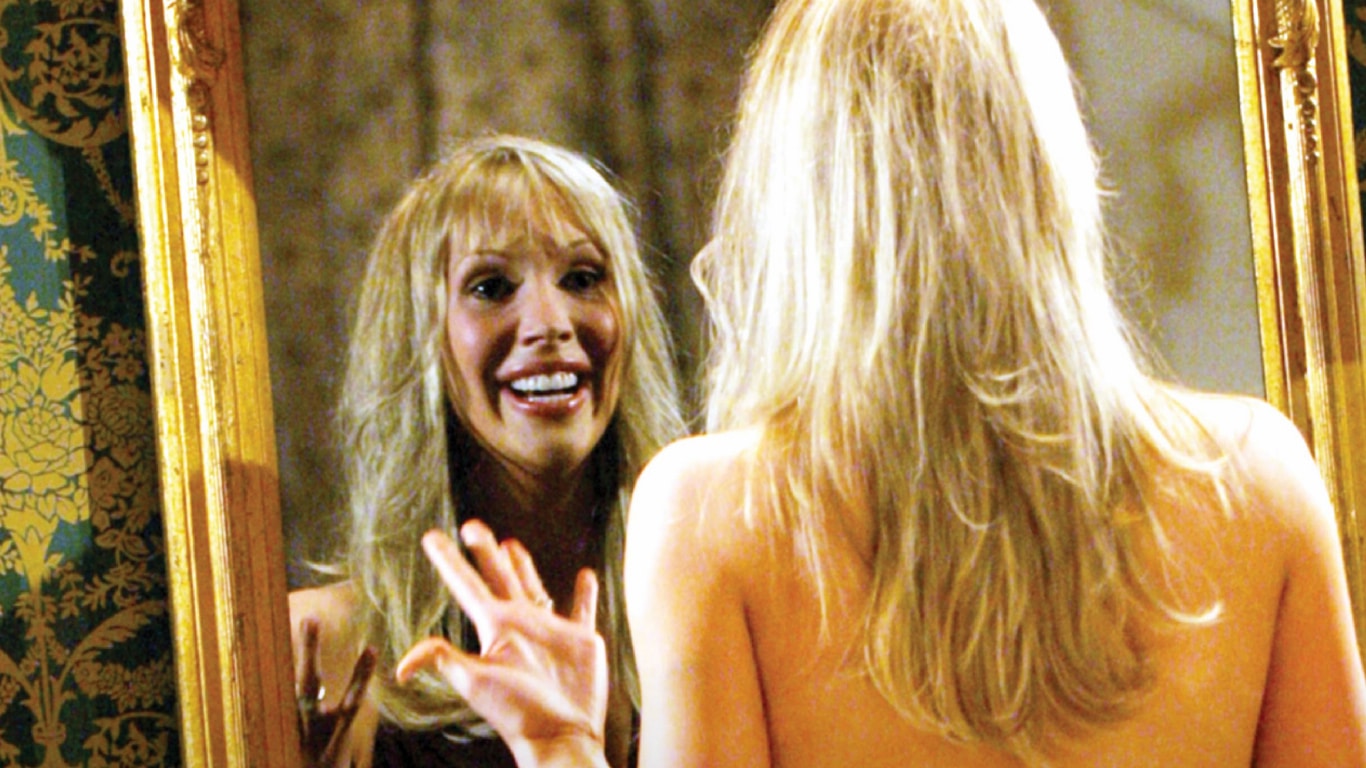 The-Swan-Behind-the-Mirror Mulheres de reality polêmico dos anos 2000 contam o que aconteceu nos bastidores